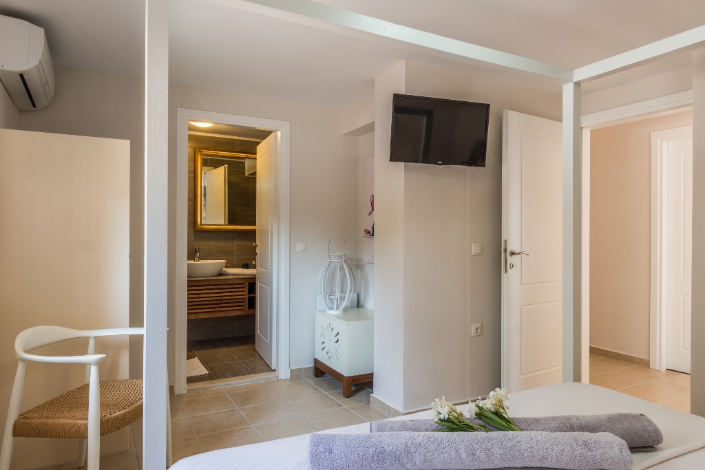 Villa Amantella Bedroom with double bed