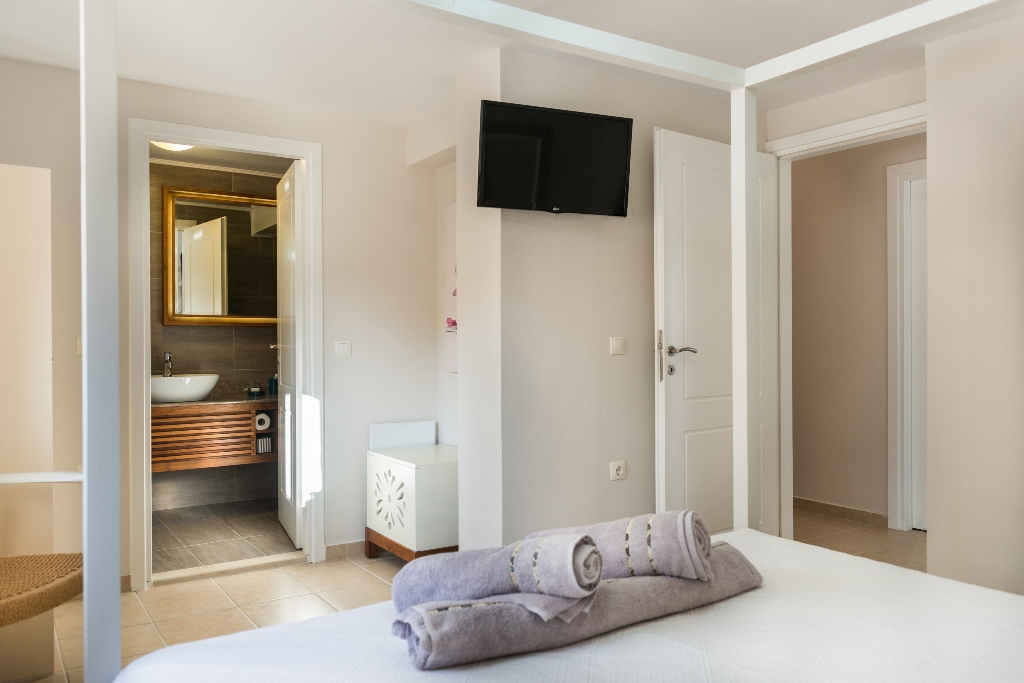 Villa Amantella Bedroom with double bed