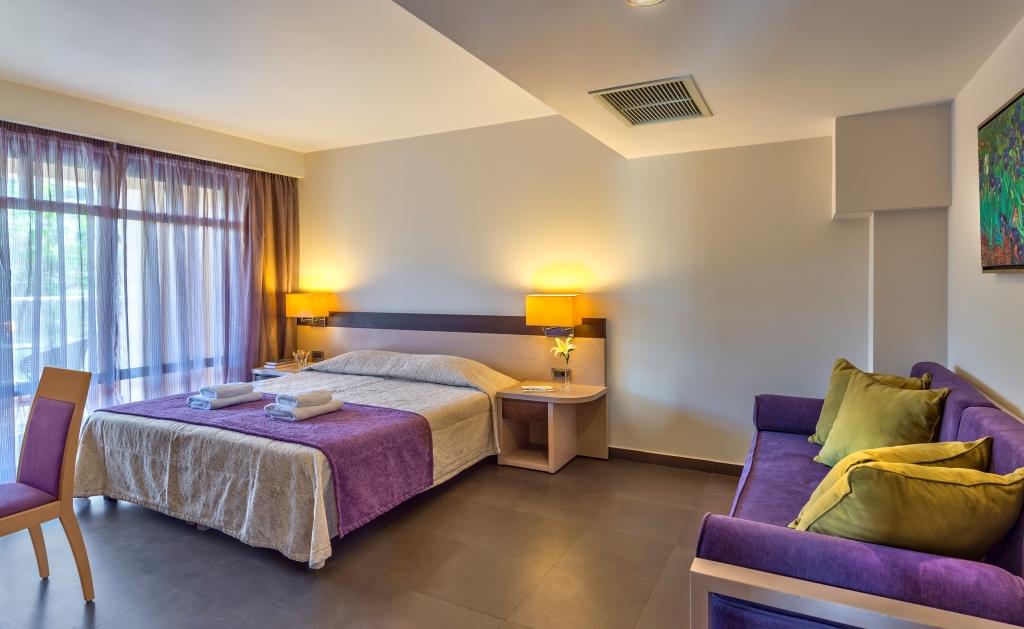 Porto Platanias Studio with pool or garden view interior image