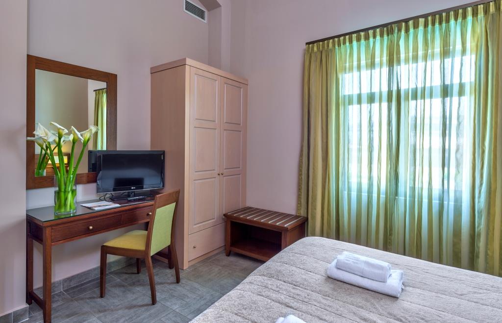 Porto Platanias Maisonette with Garden or Pool View interior image of the master bedroom