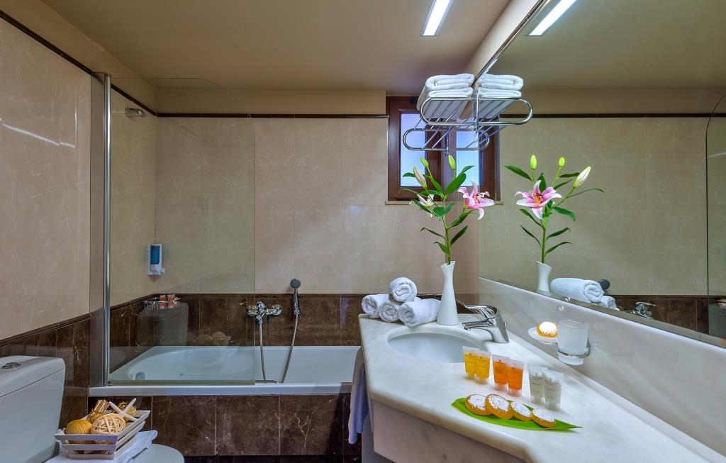 Porto Platanias Studio with pool or garden view interior image of the bathroom
